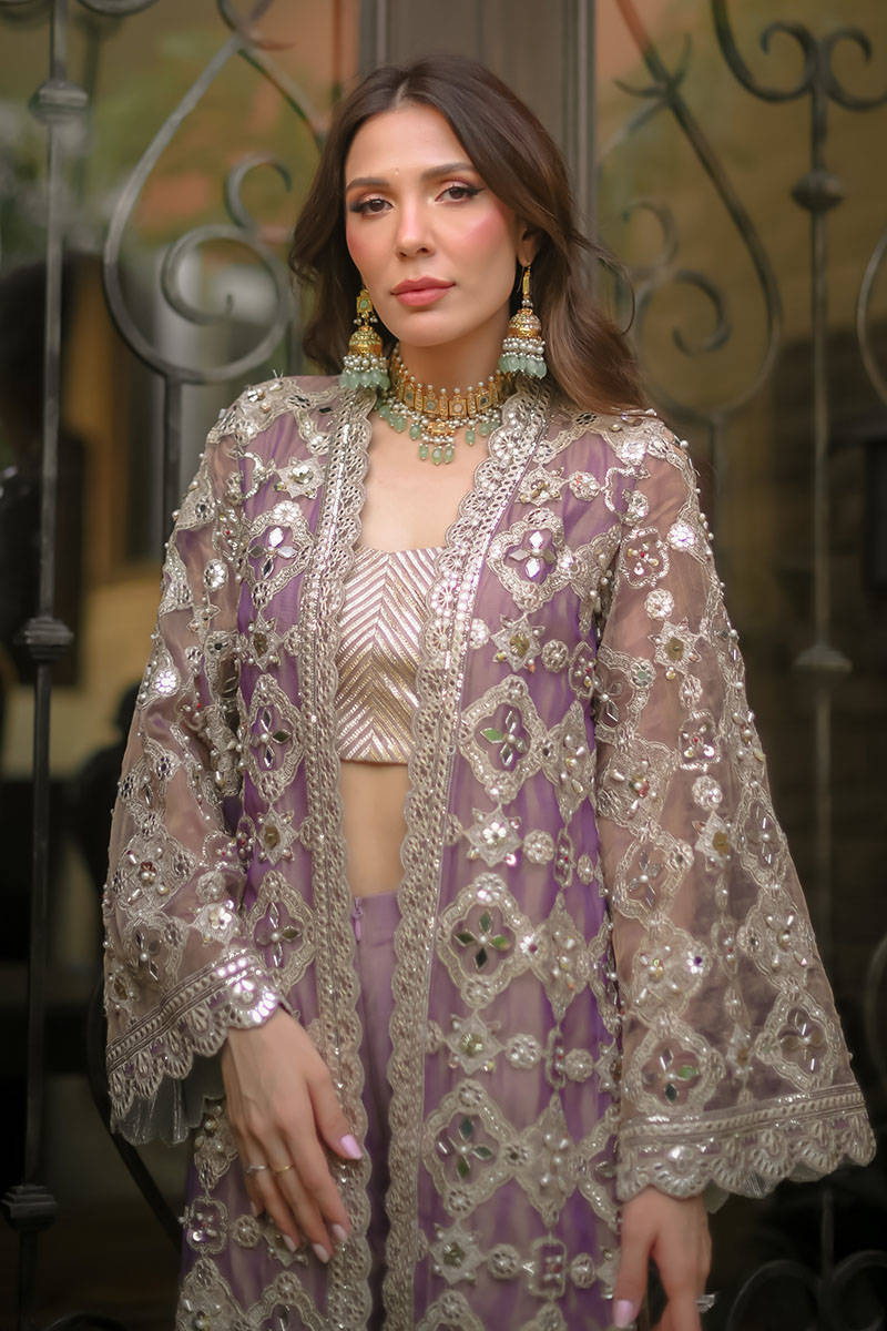 Picture of Surrina in Talia