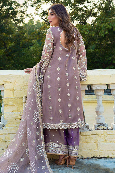 Zainab Reza in Talia