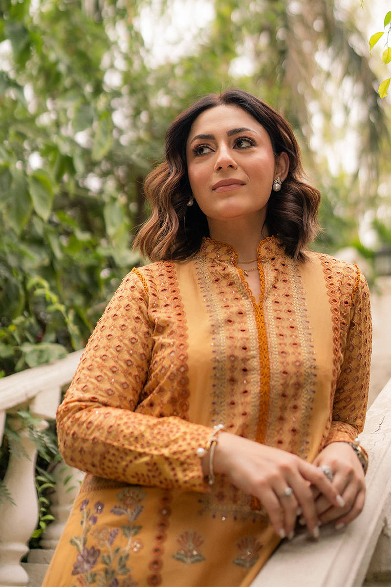 Picture of Hadiyya Aazer in Nargis Ka Phool