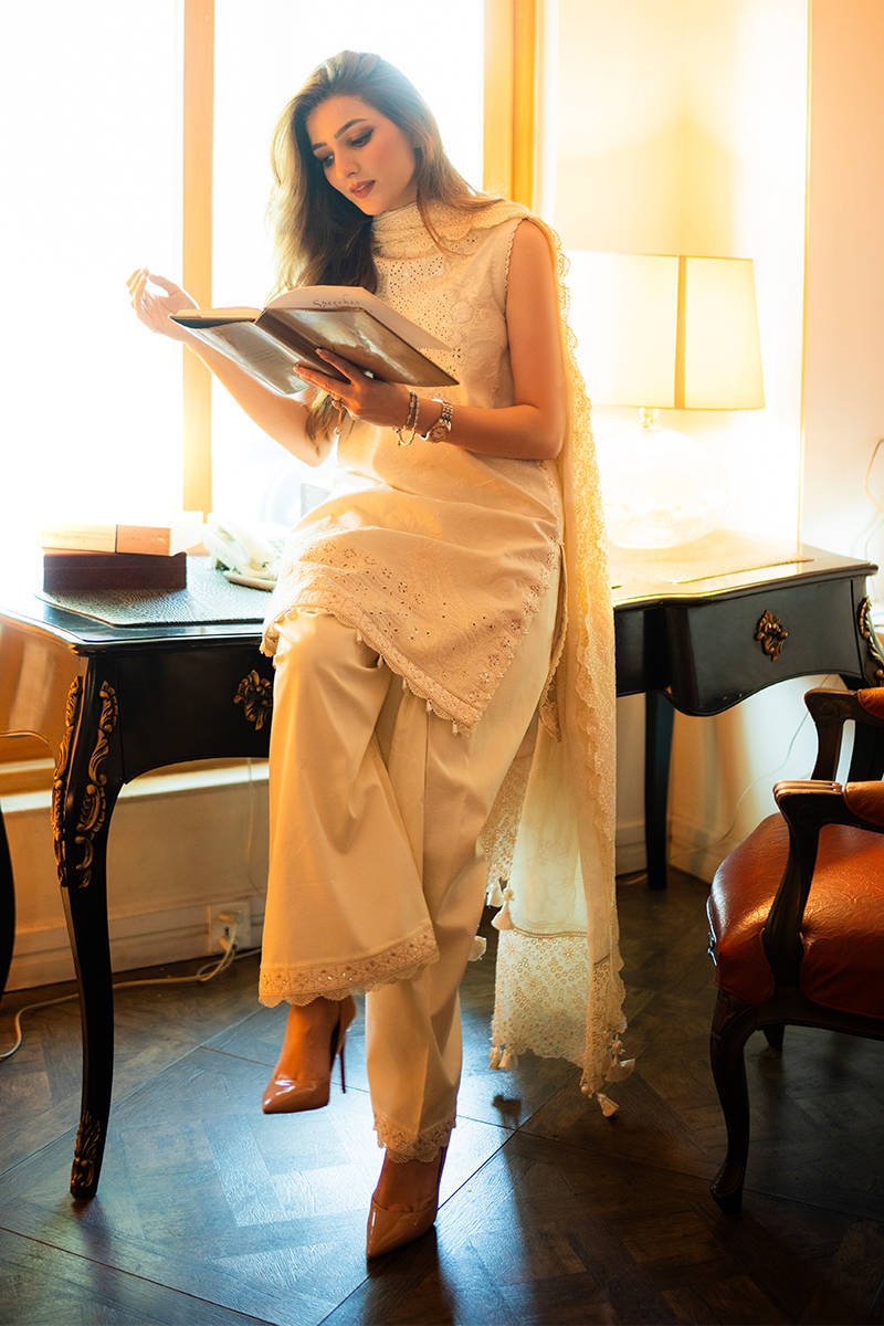 Picture of Armala Hasan in Dariya