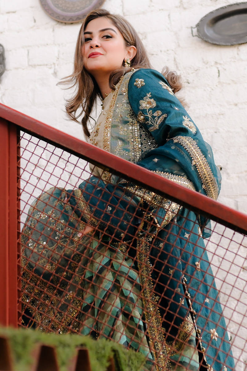 Picture of Rabia Jabbar in Lehar